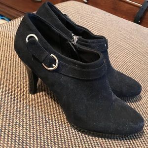 New Bandolino Heels
